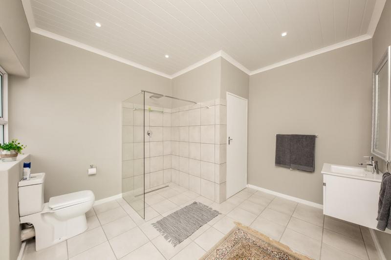 8 Bedroom Property for Sale in Grabouw Western Cape